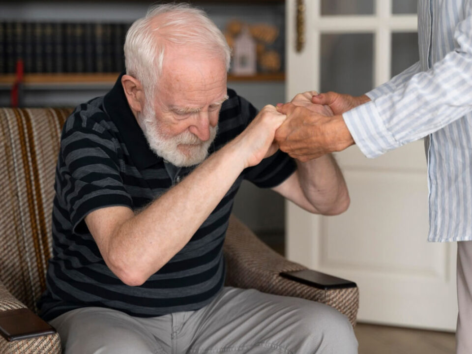 Parkinson-kórban szenvedő idős ember