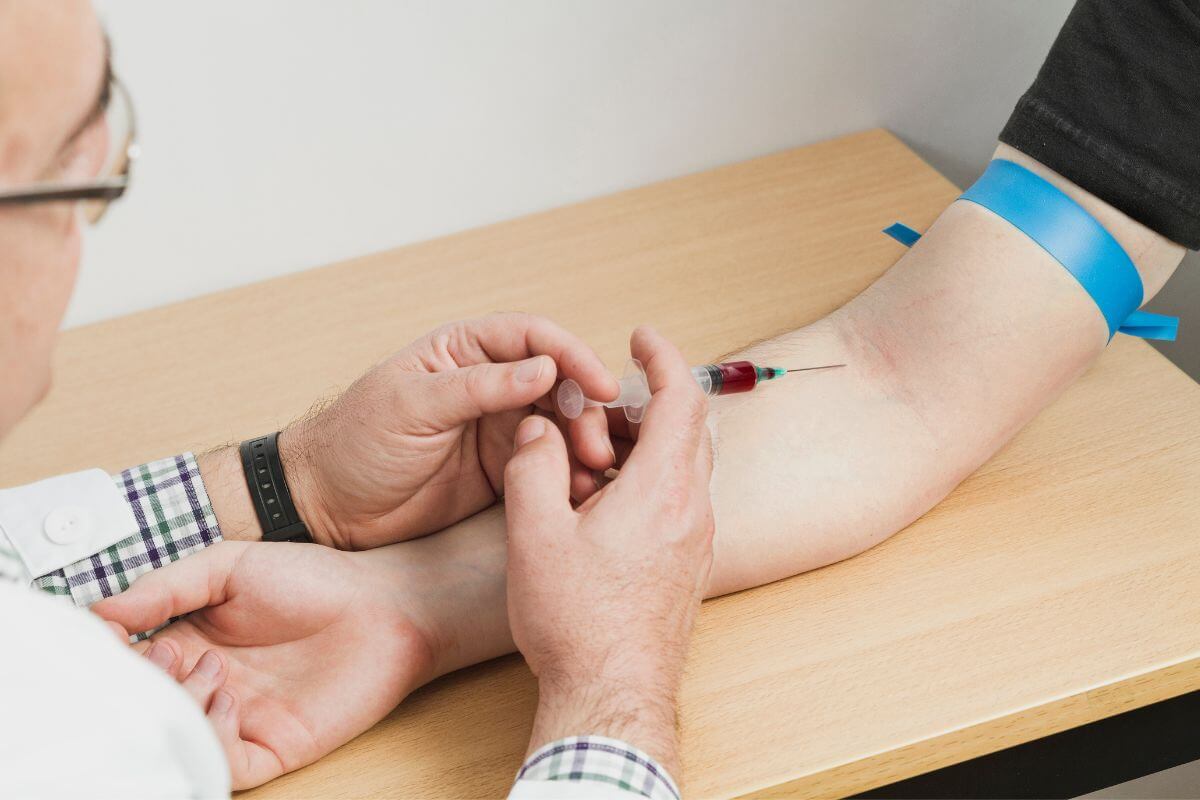 Vérvétel laborvizsgálathoz – egészségmegőrzés és szűrés.