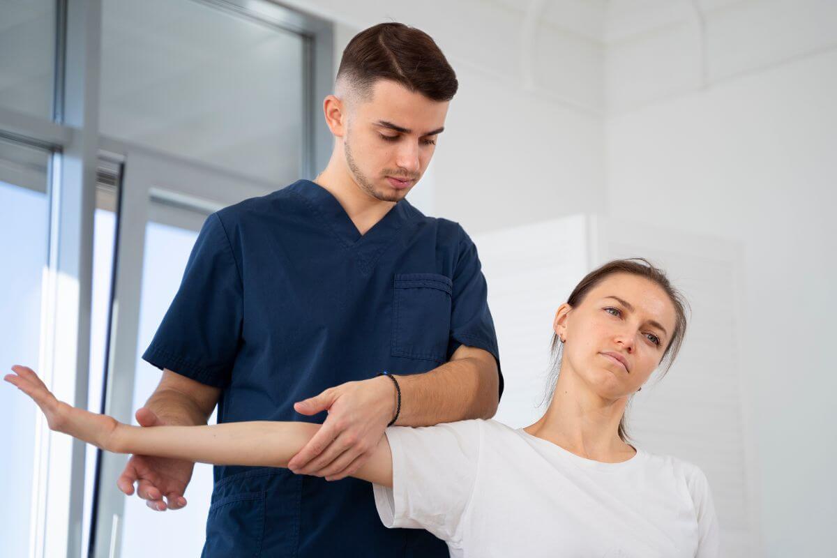 A manuálterápia segíthet a regeneráció gyorsításában és a fájdalom csökkentésében