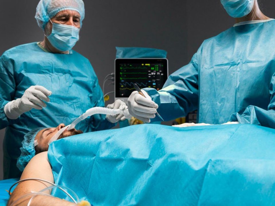 A csőgyomor (sleeve) műtét az egyik legelterjedtebb bariátriai eljárás, amely hatékony segítséget nyújt a súlyos elhízás kezelésében.