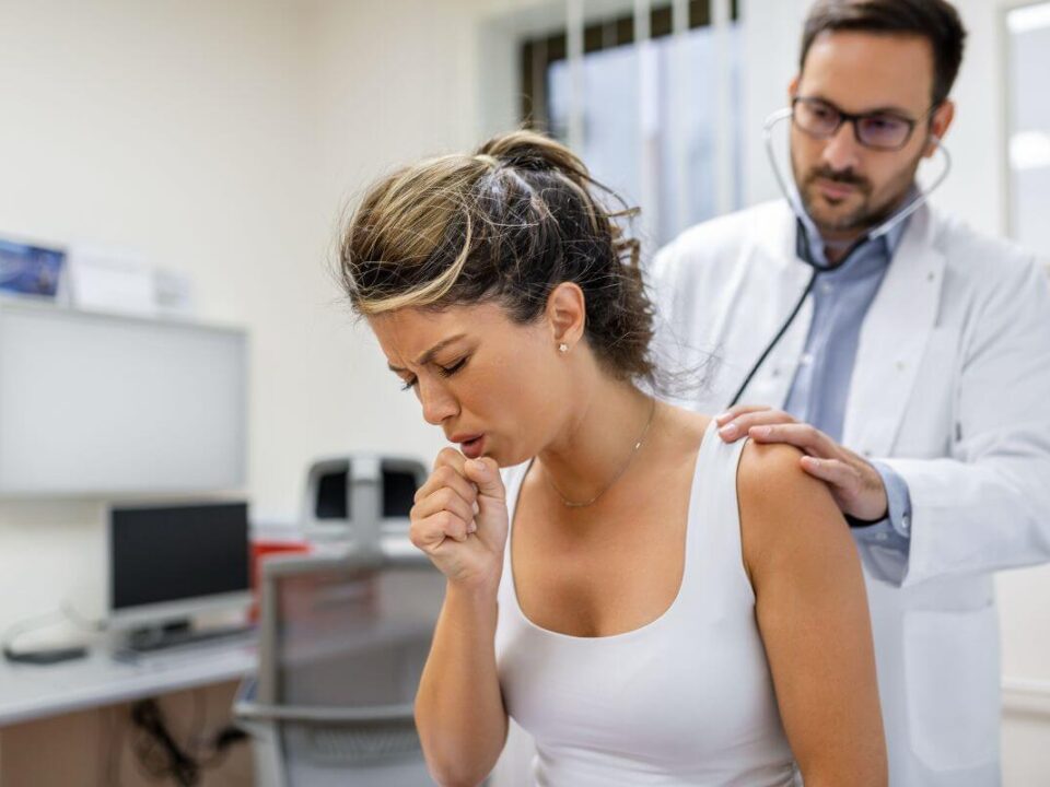 A pulmonológiai vizsgálat segít feltárni a tartós köhögés, nehézlégzés, sípoló légzés és egyéb légúti panaszok lehetséges okait.