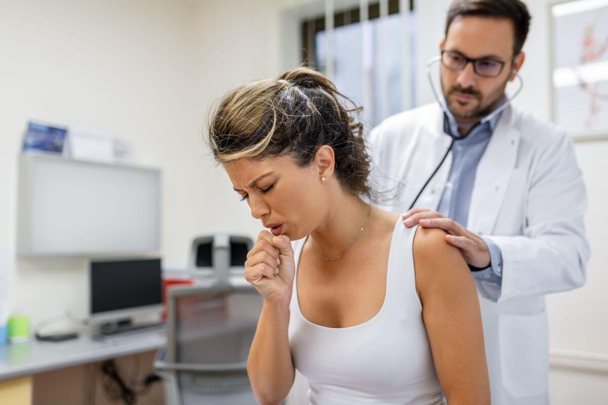 A pulmonológiai vizsgálat segít feltárni a tartós köhögés, nehézlégzés, sípoló légzés és egyéb légúti panaszok lehetséges okait.